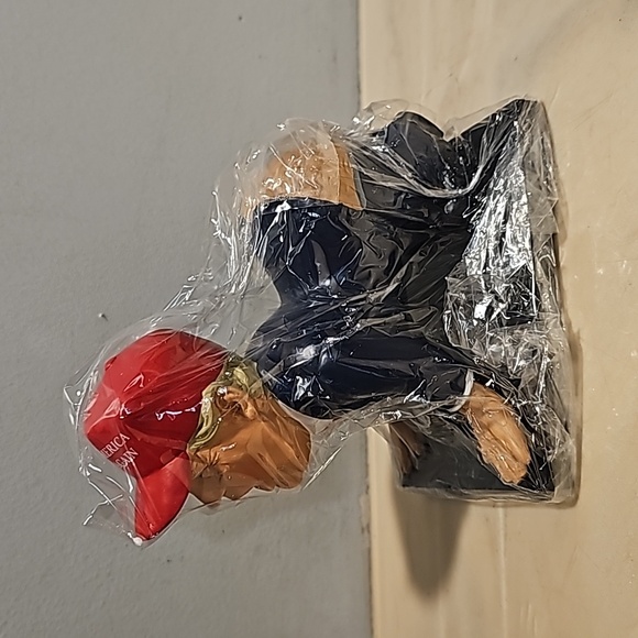 Dump a Trump Pen Holder - Picture 2 of 6